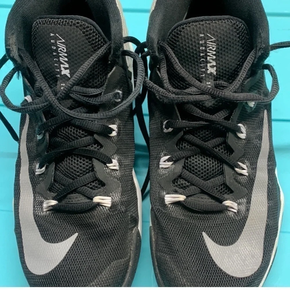 Nike Air Max Audacity Size 7-Men/8.5-Women